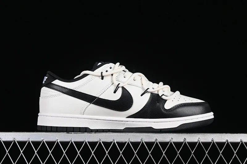 All Categories Nk SB Dunk Series Nk SB Dunk Low Low-top sneakers Nk Dunk Retro Saml Panda Prank Black and white retro style SB strap low-top casual sneakers DD1391-100